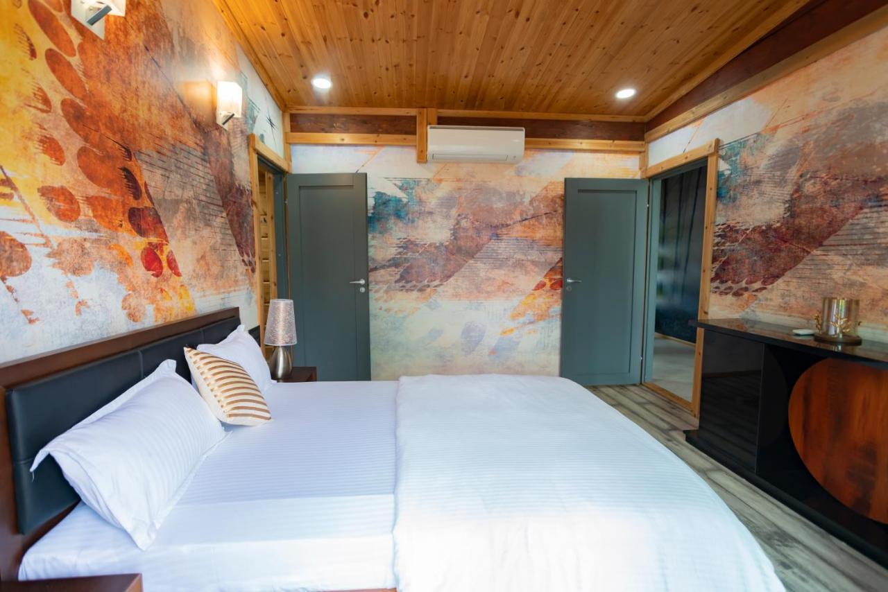 Saffronstays Paradise Pines, Dehradun - Cliff Villa With Valley & Forest Views Eksteriør bilde