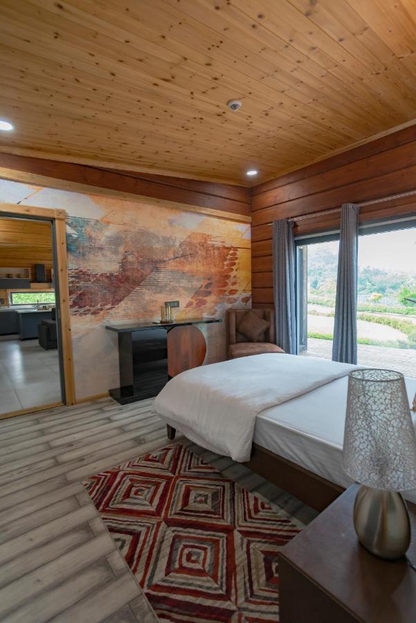 Saffronstays Paradise Pines, Dehradun - Cliff Villa With Valley & Forest Views Eksteriør bilde
