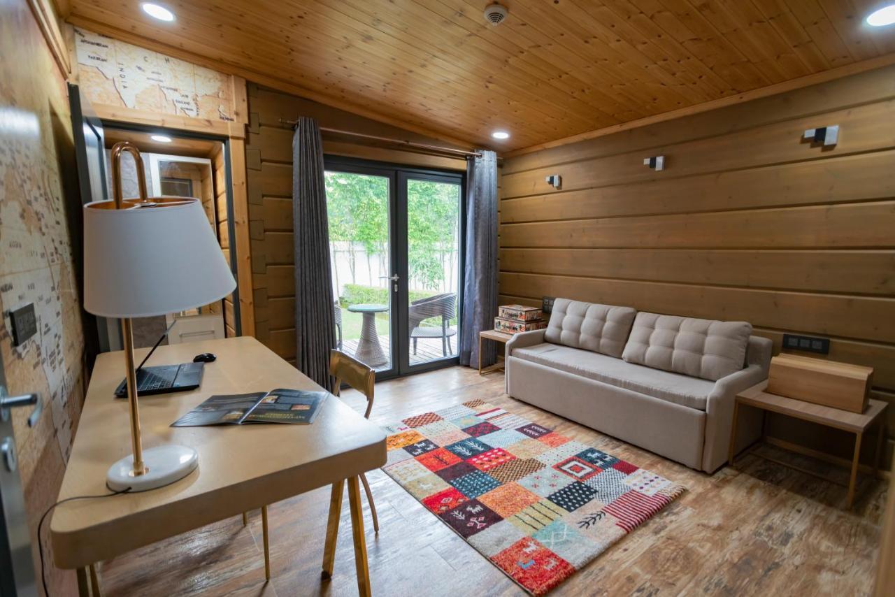 Saffronstays Paradise Pines, Dehradun - Cliff Villa With Valley & Forest Views Eksteriør bilde