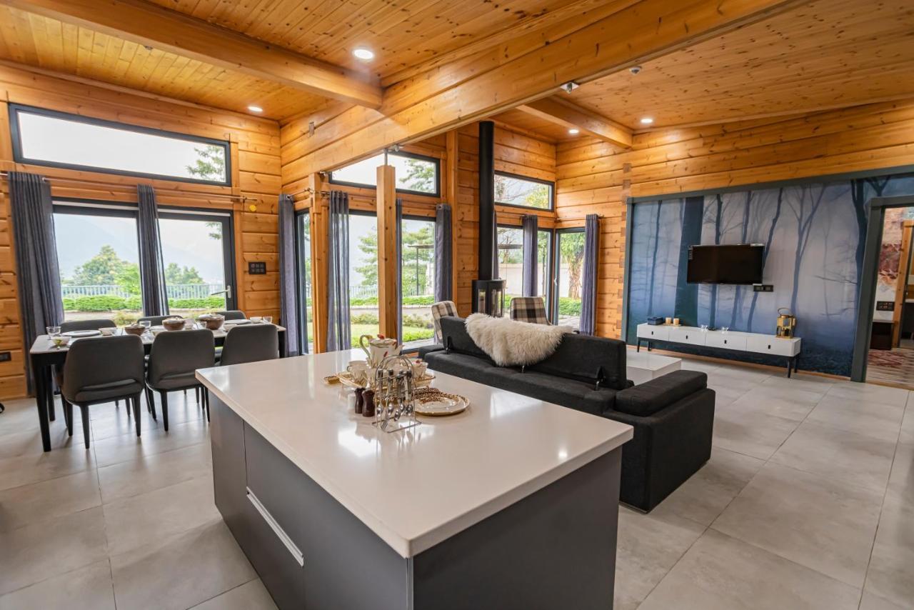 Saffronstays Paradise Pines, Dehradun - Cliff Villa With Valley & Forest Views Eksteriør bilde
